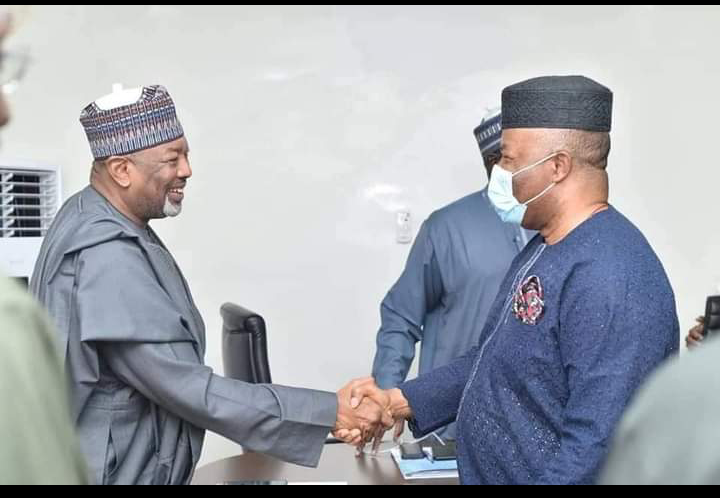 PHOTOS] Akpabio submits presidential form with over 370 delegates’ endorsement