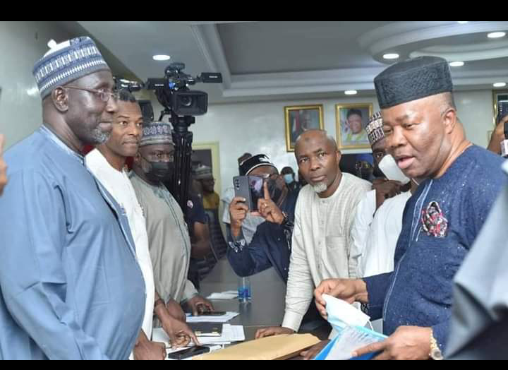 PHOTOS] Akpabio submits presidential form with over 370 delegates’ endorsement