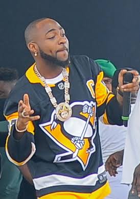 Money doesn’t give you the right to treat people with less any differently. Be kind - Davido