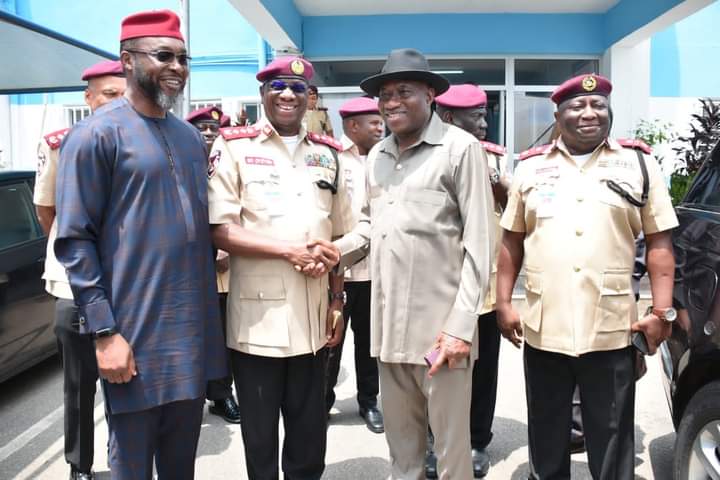 Goodluck Jonathan Visits FRSC HQ To Renew his  Driver's Licence (Photos)