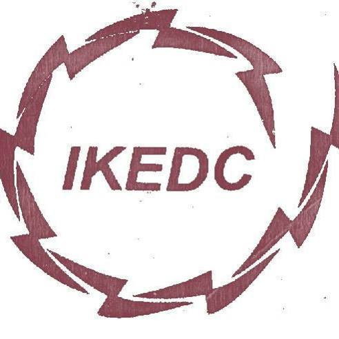 Power company technician dies after falling from electric pole in......