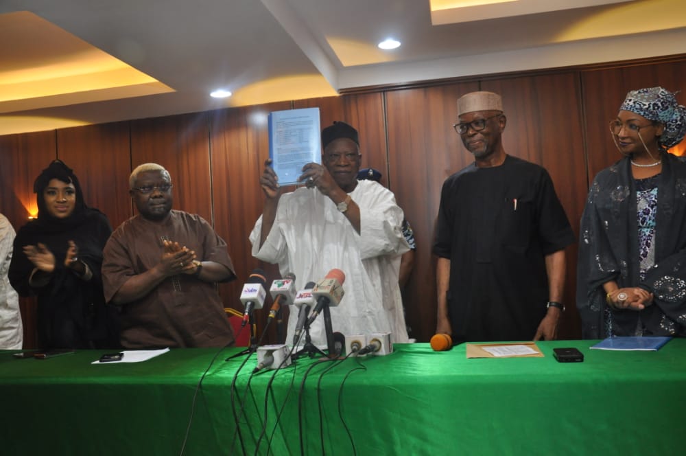 JUST IN: John Odigie-Oyegun submits  its report to APC National Chairmen with the names qualify to contest