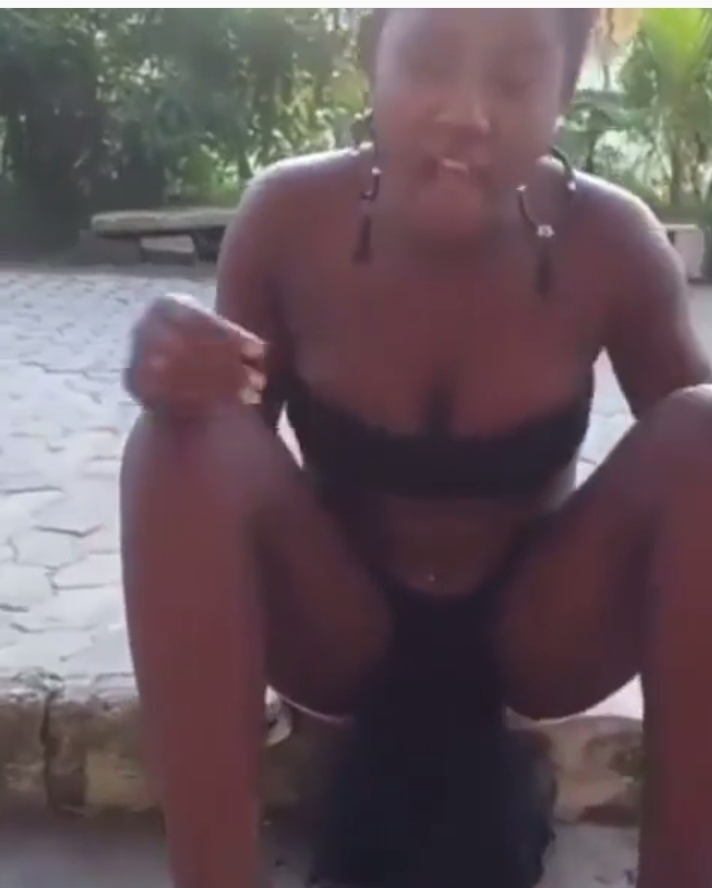 This lady never shaved her pu*ssy for 18years, see how it looks (video)