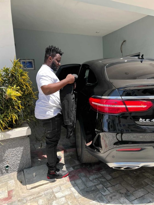 investors Vibes” Sabinus Splashes N40million To Gift Himself A Benz GLE