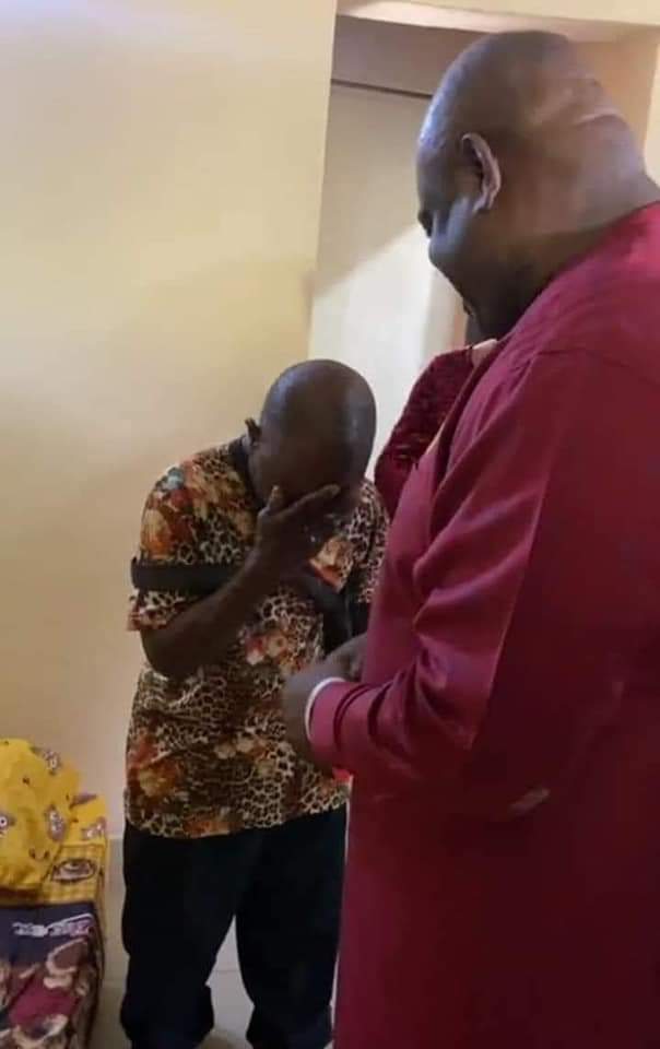 Breaking News: OPM Pastor finally receivs homeless Nollywood Actor