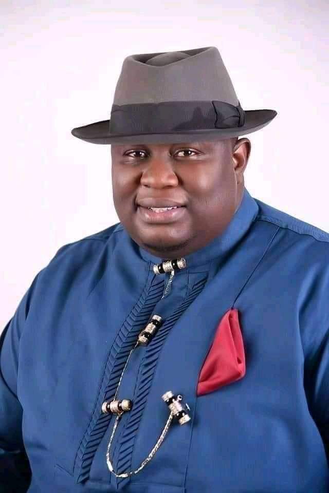 MIXED REACTIONS TRAIL BRASS LOCAL GOVERNMENT CHAIRMAN'S DECAMPMENT TO SDP