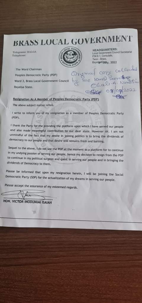 MIXED REACTIONS TRAIL BRASS LOCAL GOVERNMENT CHAIRMAN'S DECAMPMENT TO SDP