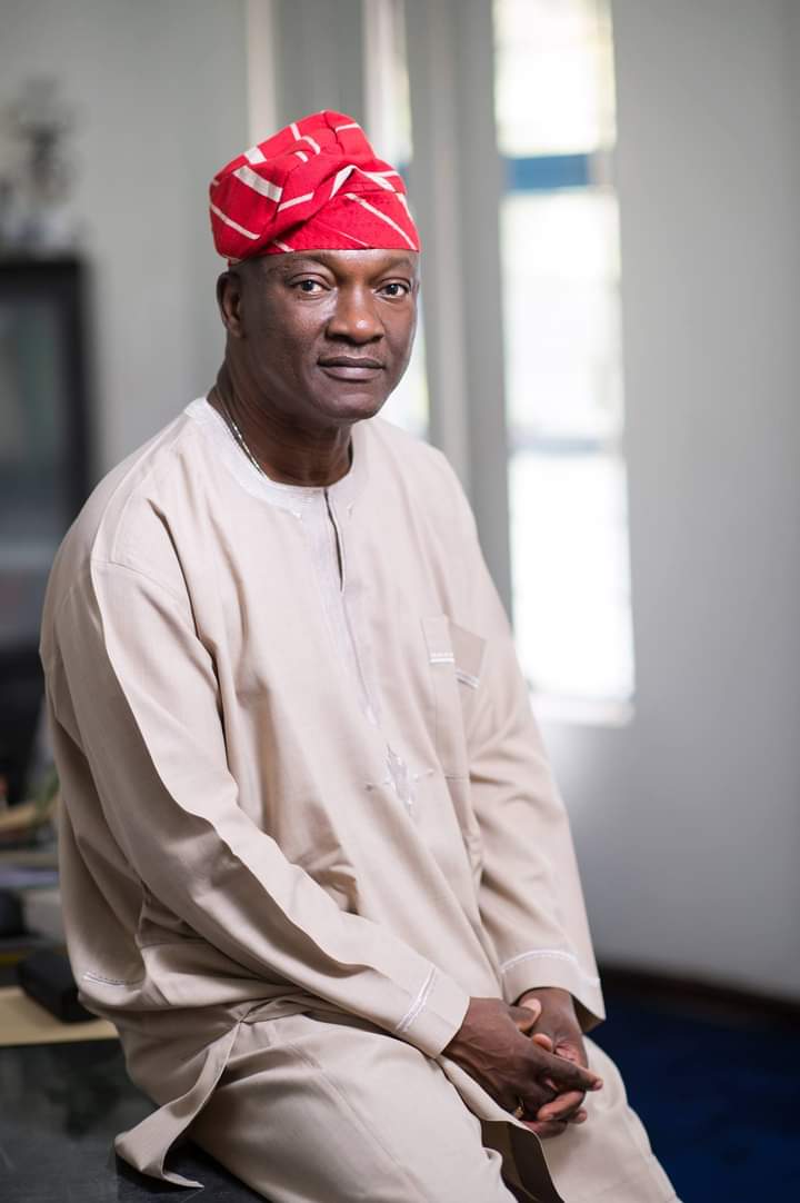 JUST IN:  Former Lagos state PDP Governorship Candidate, Jimi Agbaje joins APC.