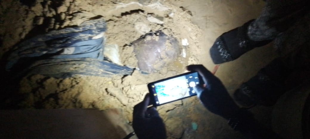 See as police came to dig out the lifeless body of the girl buried by a suspected yahoo boy in Bayelsa State (photos)