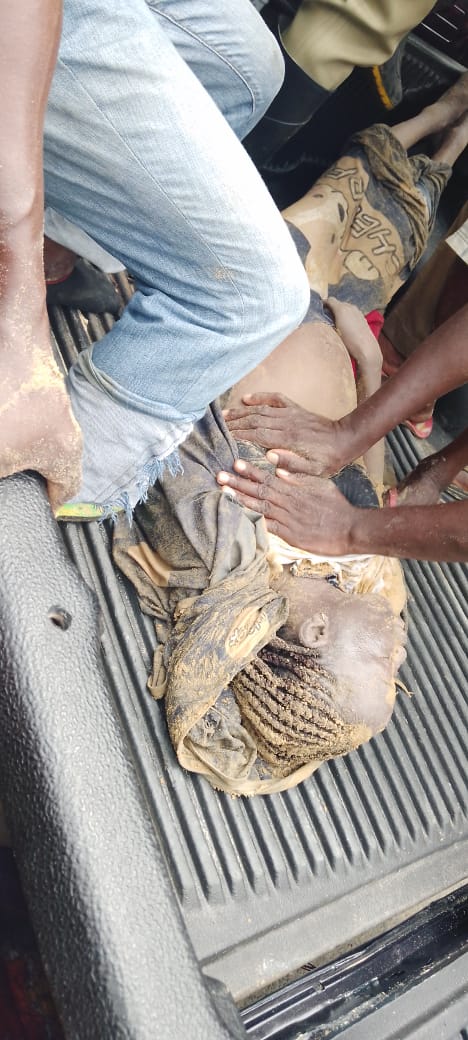 See as police came to dig out the lifeless body of the girl buried by a suspected yahoo boy in Bayelsa State (photos)