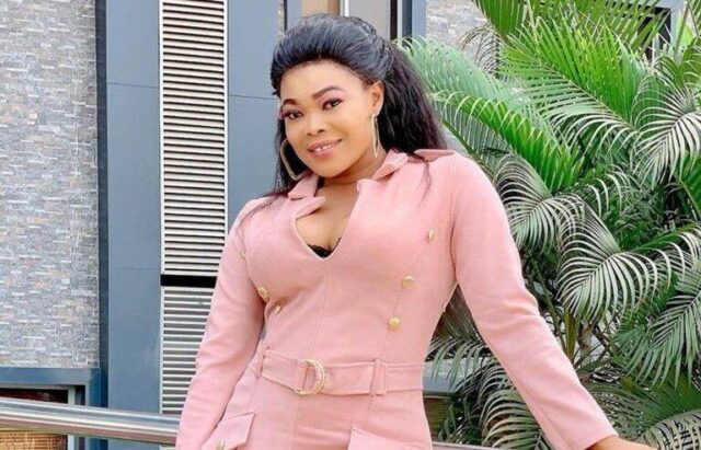 Beautiful Nollywood Actress Ruby Orjiakor Seeks Approval From River Goddess To Shoot A Movie (Video)