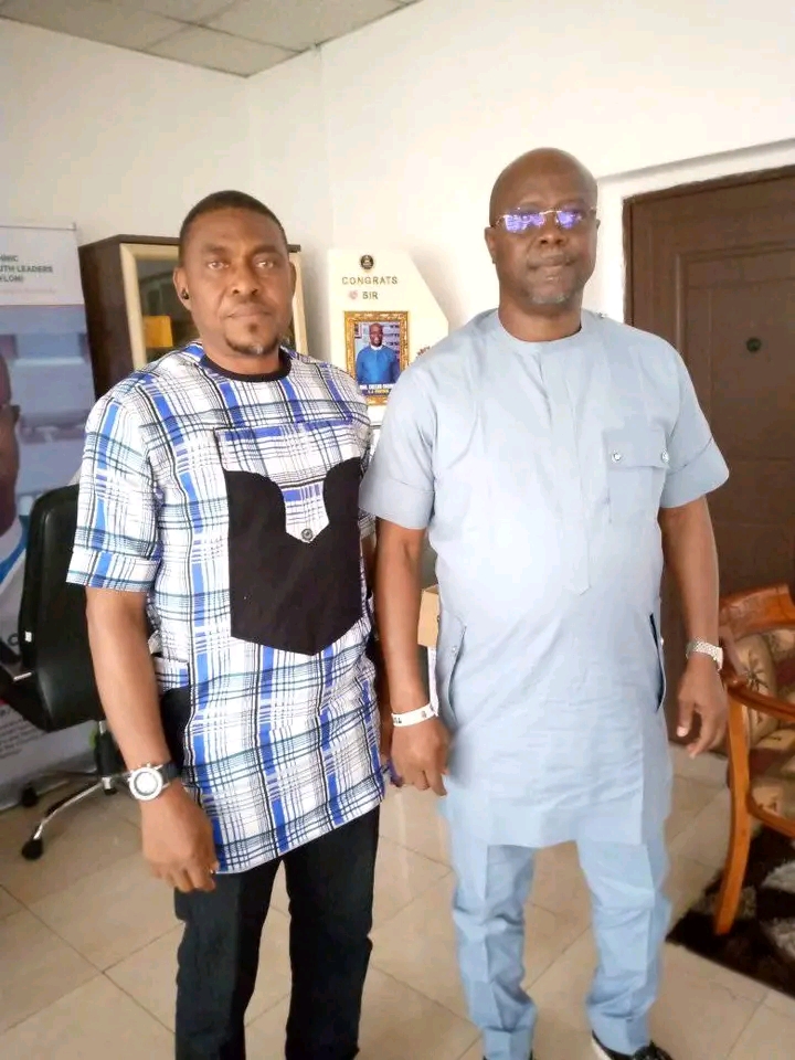 SPECIAL ADVISER TO THE MIRACLE GOVERNOR ON POLITICAL MATTERS, CHIEF COLINS COCODIA APPRECIATES THE PRODUCER OF THE MOVIE HIGH ELEVEN MAXJERRY, URGES BAYELSANS TO GO VIEW THE MOVIE AT THE NOSTALGEA CINEMAS ON THE 18TH OF AUGUST.