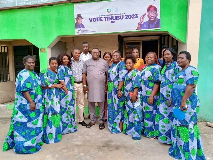 Chief Pastor Reuben Wilson receives in Audience the Bomo APC Women in Southern Ijaw LGA led by Preye Columbus as they Congratulate him