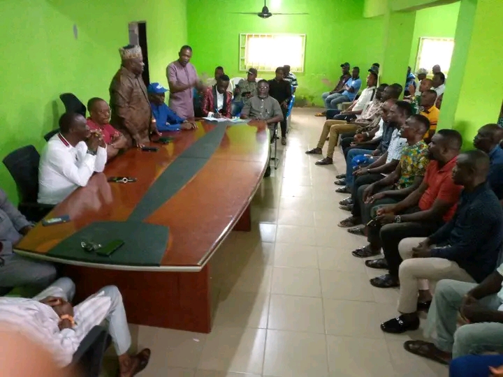 CHIEF PASTOR REUBEN RECEIVES IN AUDIENCE DIFFERENT PRESSURE GROUPS COMING TO COLLAPSE THEIR STRUCTURES WITH HIM.