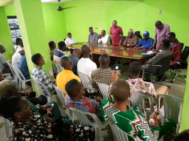 CHIEF PASTOR REUBEN RECEIVES IN AUDIENCE DIFFERENT PRESSURE GROUPS COMING TO COLLAPSE THEIR STRUCTURES WITH HIM.