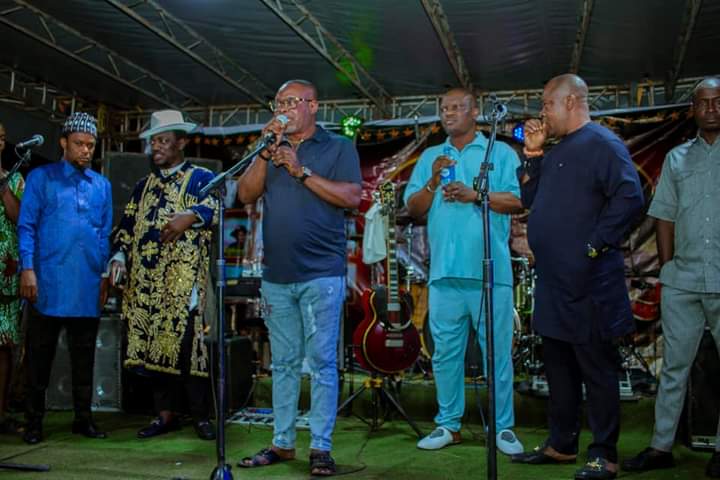 FOR THE PEACE AND GROWTH OF THE IJAW MUSIC INDUSTRY, LET ALL MY FANS AND BELIEVERS WALK ON THE PATH OF LOVE AND PEACE BECAUSE KING PEREAMA FREETOWN AND I CANNOT AND WILL NEVER BE DIVIDED BY WHAT HAPPENED ON THE REMEMBRANCE DAY OF KING ROBERT EBIZIMOR