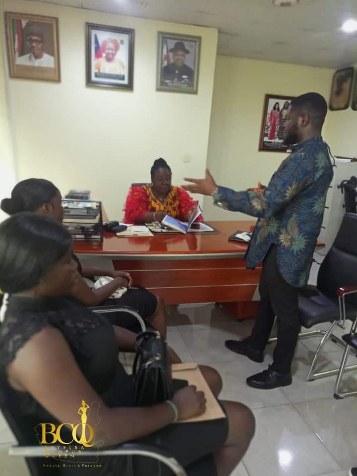 BAYELSA CAMPUS QUEEN ORGANIZATION PAID A COURTESY VISIT TO HON. MRS FAITH OPENE; HONOURABLE COMMISSIONER FOR WOMEN AND CHILDREN AFFAIRS, EMPOWERMENT AND SOCIAL, BAYELSA STATE.