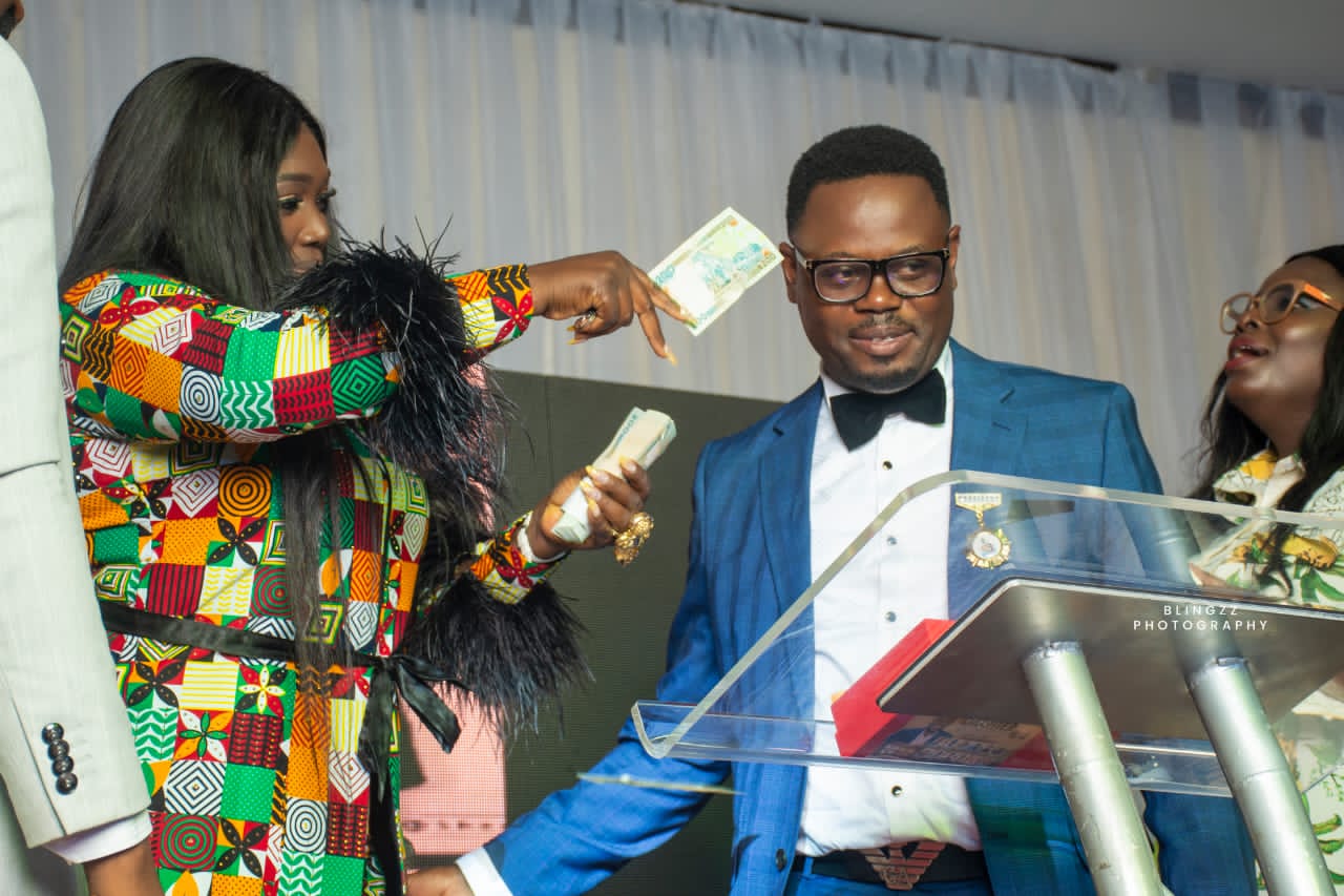 Abuja Body Of Comedians Concludes Investiture Of Onome Da Saint With Award Ceremony