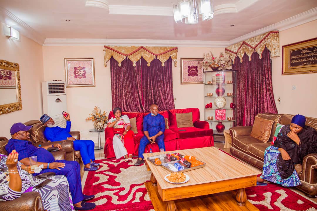 THE NATIONAL DEPUTY WOMAN LEADER OF APC RECEIVED IN AUDIENCE CHIEF PASTOR REUBEN CLIFFORD WILSON AHEAD OF CAMPAIGNS.