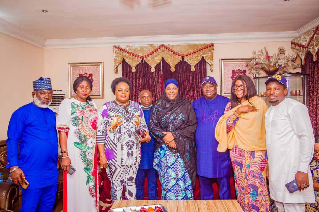 THE NATIONAL DEPUTY WOMAN LEADER OF APC RECEIVED IN AUDIENCE CHIEF PASTOR REUBEN CLIFFORD WILSON AHEAD OF CAMPAIGNS.