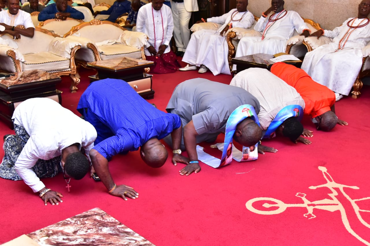 The Olu of Warri ,His Majesty Ogiame Atuwatse 111 Received founder Pastor Reuben Initiative Chief Pastor Reuben Clifford Wilson and his Entourage ahead of today's Inauguration.