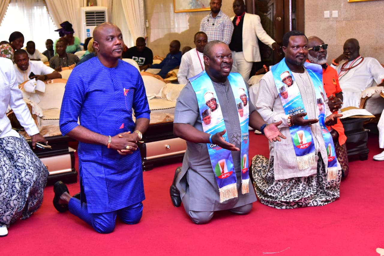 The Olu of Warri ,His Majesty Ogiame Atuwatse 111 Received founder Pastor Reuben Initiative Chief Pastor Reuben Clifford Wilson and his Entourage ahead of today's Inauguration.