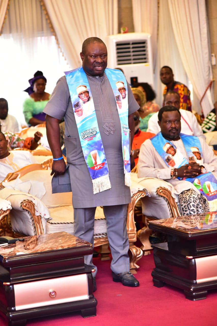 The Olu of Warri ,His Majesty Ogiame Atuwatse 111 Received founder Pastor Reuben Initiative Chief Pastor Reuben Clifford Wilson and his Entourage ahead of today's Inauguration.