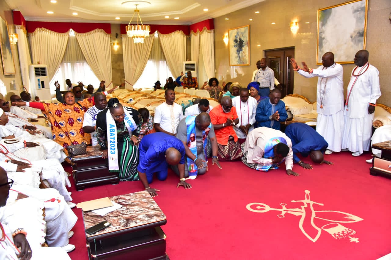 The Olu of Warri ,His Majesty Ogiame Atuwatse 111 Received founder Pastor Reuben Initiative Chief Pastor Reuben Clifford Wilson and his Entourage ahead of today's Inauguration.