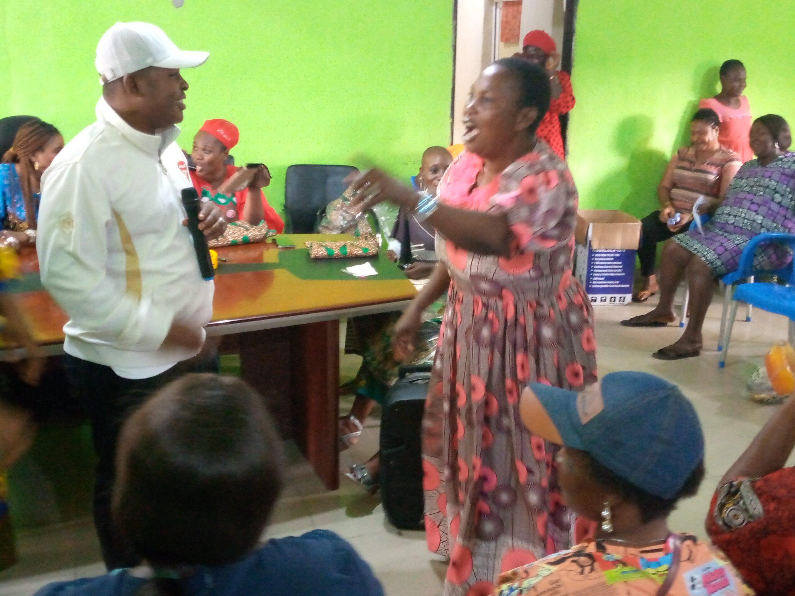 WOMEN FROM SAGBAMA CONSTITUENCY 3 PASSES VOTE OF CONFIDENCE ON APC CANDIDATE AMB EXCEL