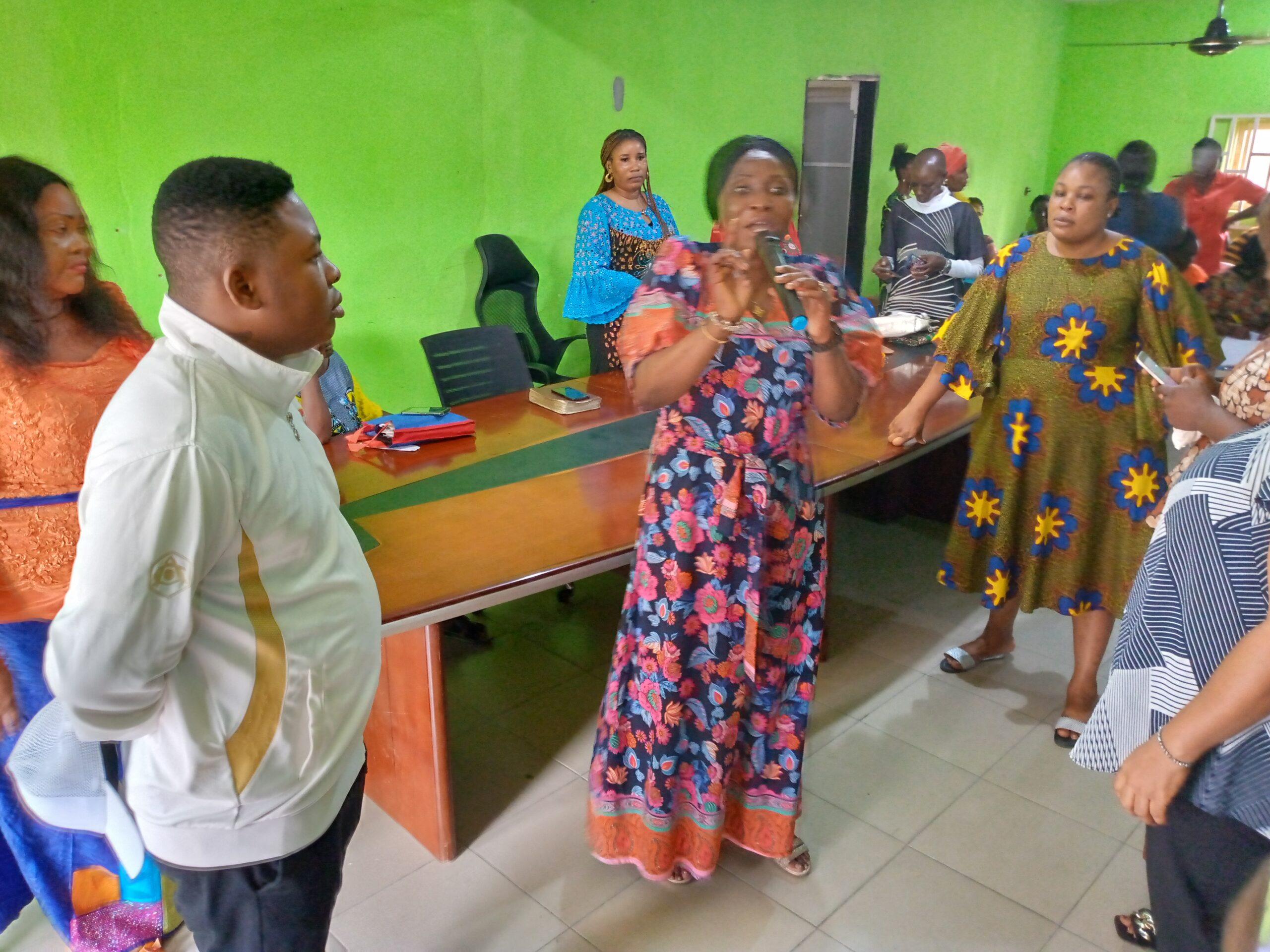 WOMEN FROM SAGBAMA CONSTITUENCY 3 PASSES VOTE OF CONFIDENCE ON APC CANDIDATE AMB EXCEL