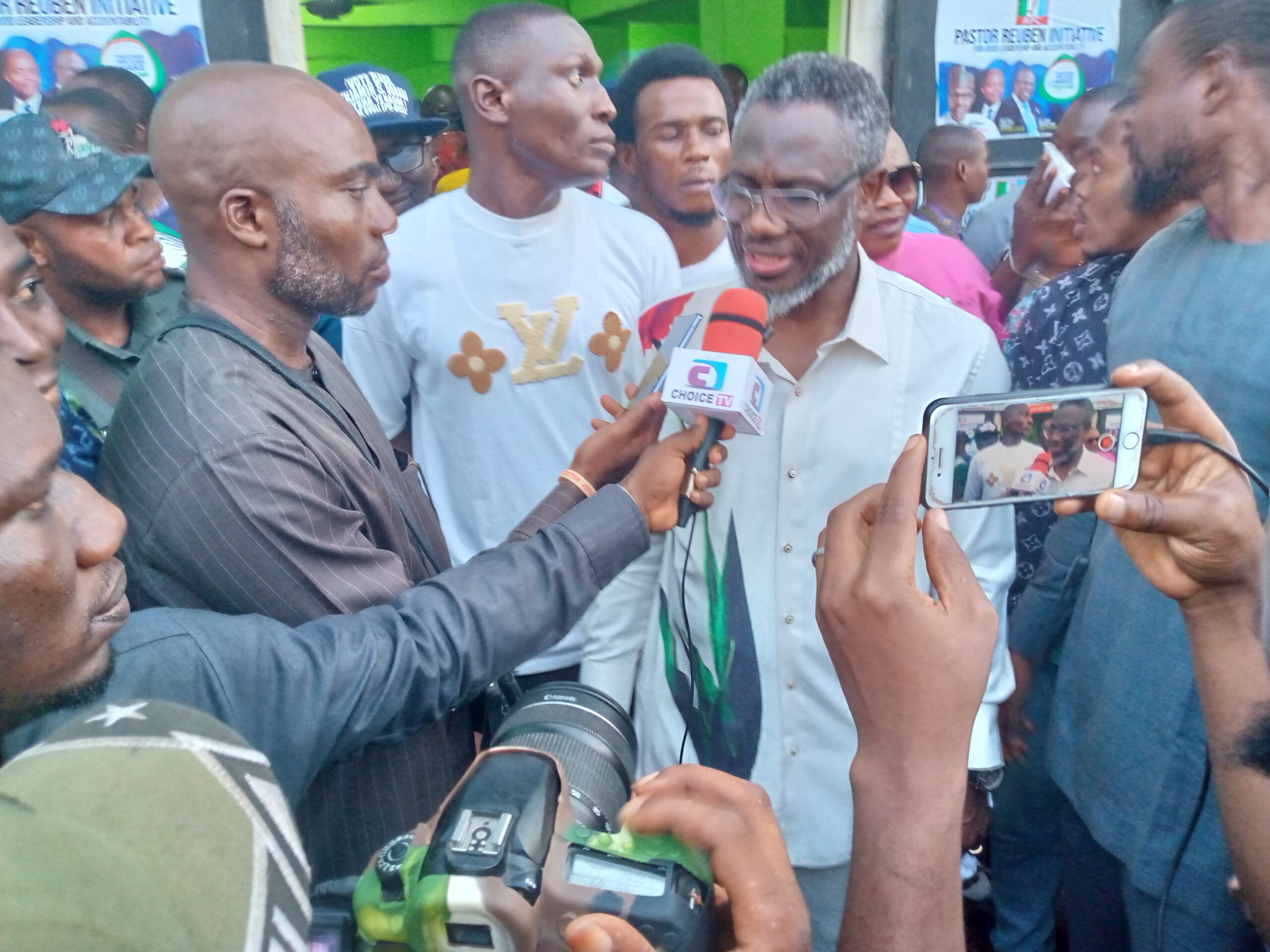 Pastor Reuben Inaugurate's 105 Ward Coordinators, Charges Them To Woo Voters For Tinubu & All Other APC Candidates Ahead of 2023 General Elections.