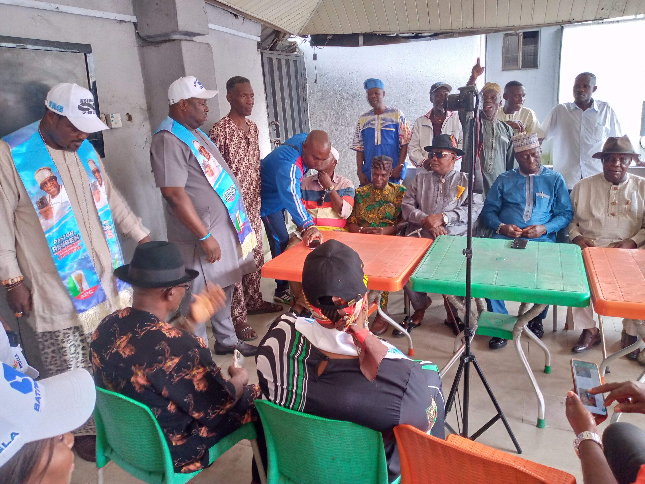 APC Chairman Warri South Local Government Area Delta State Lauds Pastor Reuben, Says Reuben's Works Across The South South States To Offer Effortless Victory to APC in 2023