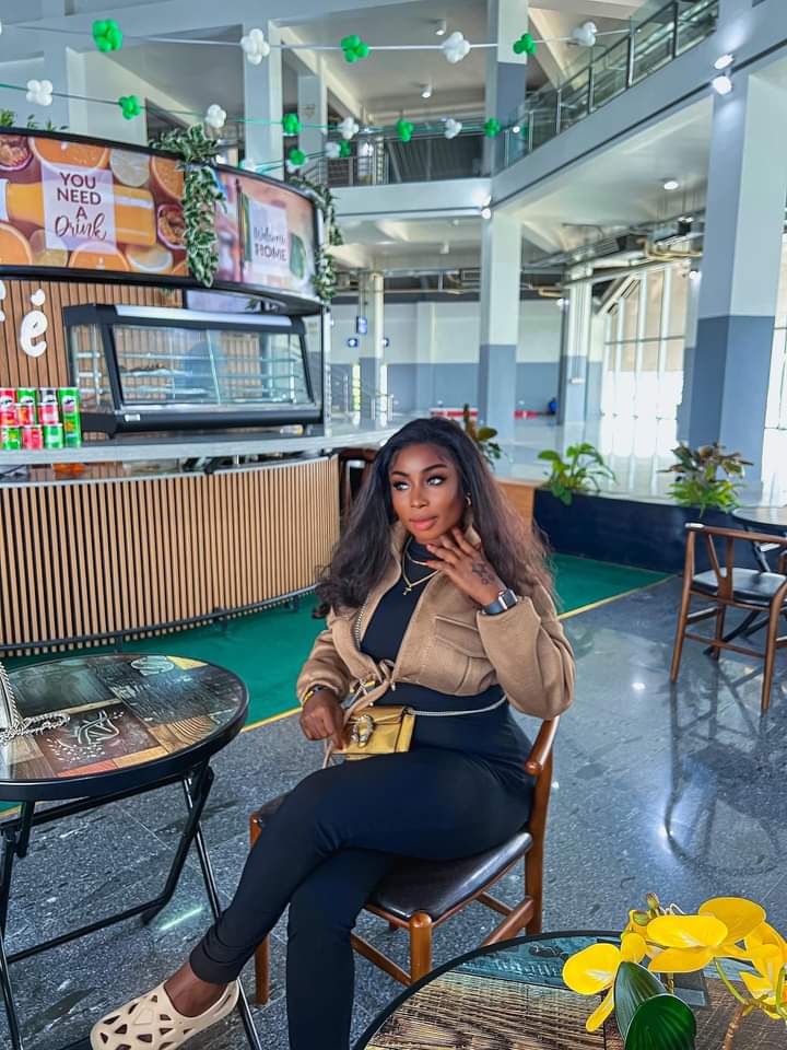 Bayelsa female welder Celebrates birthday outside the country as she enjoys herself in a vacation