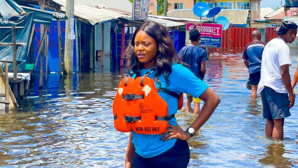 MISS NOLLYWOOD INTERNATIONAL 2022 QUEEN KARINA SIMON PORIPO SUPPORT FLOOD VICTIMS AS SHE EMBARKED ON FLOOD ASSESSMENT TOUR.