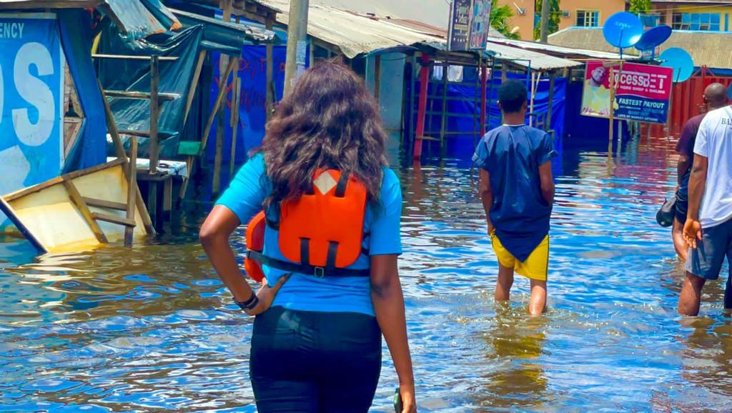MISS NOLLYWOOD INTERNATIONAL 2022 QUEEN KARINA SIMON PORIPO SUPPORT FLOOD VICTIMS AS SHE EMBARKED ON FLOOD ASSESSMENT TOUR.