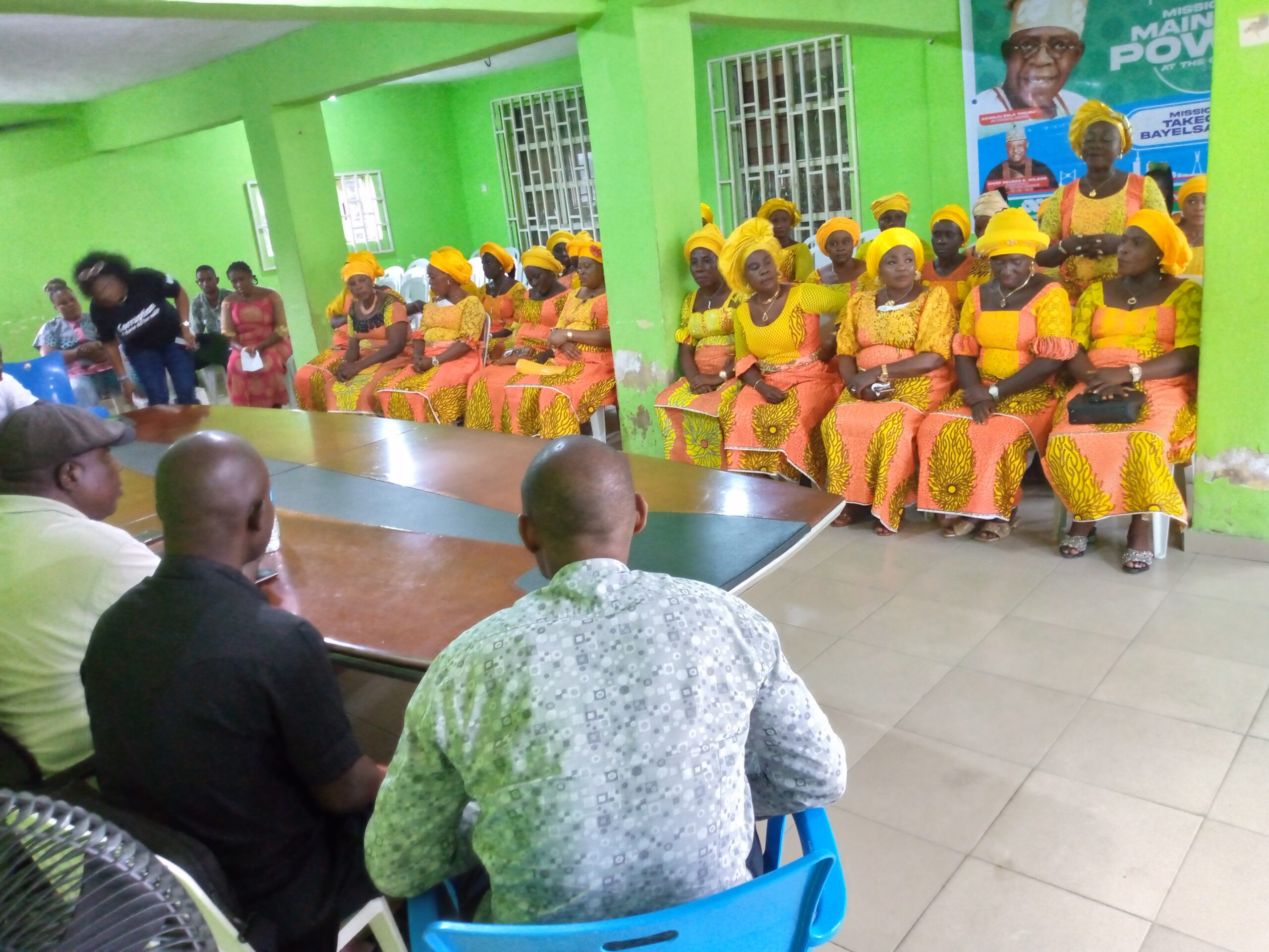 DEDICATED WOMEN OF OLODIAMA KINGDOM IN A THANK YOU VISIT TO THE SOUTH SOUTH COORDINATOR OF THE ASIWAJU GROUP (TAG) CHIEF PASTOR REUBEN CLIFFORD WILSON.