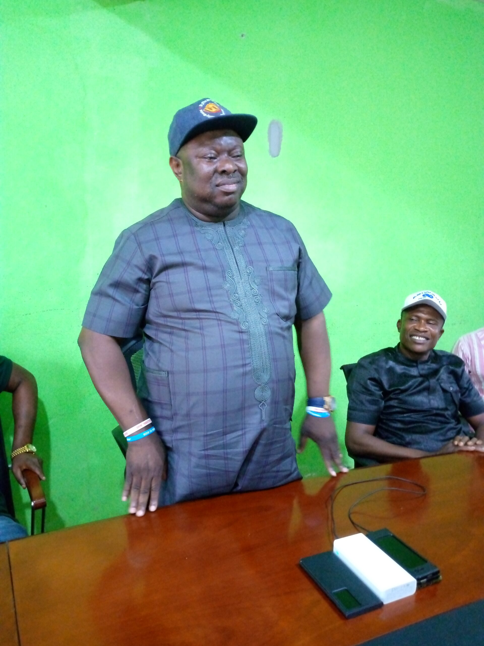DEDICATED WOMEN OF OLODIAMA KINGDOM IN A THANK YOU VISIT TO THE SOUTH SOUTH COORDINATOR OF THE ASIWAJU GROUP (TAG) CHIEF PASTOR REUBEN CLIFFORD WILSON.