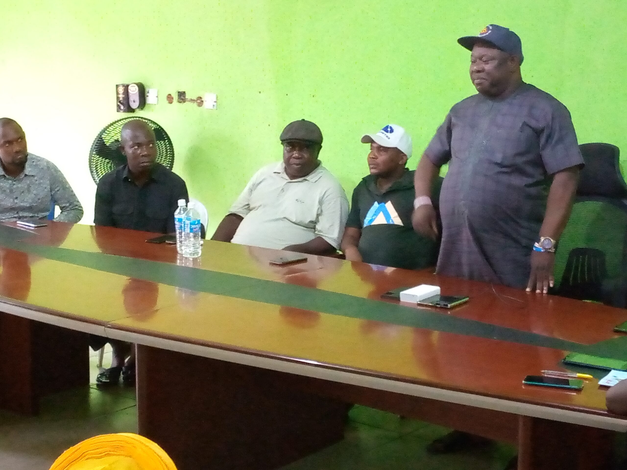 DEDICATED WOMEN OF OLODIAMA KINGDOM IN A THANK YOU VISIT TO THE SOUTH SOUTH COORDINATOR OF THE ASIWAJU GROUP (TAG) CHIEF PASTOR REUBEN CLIFFORD WILSON.