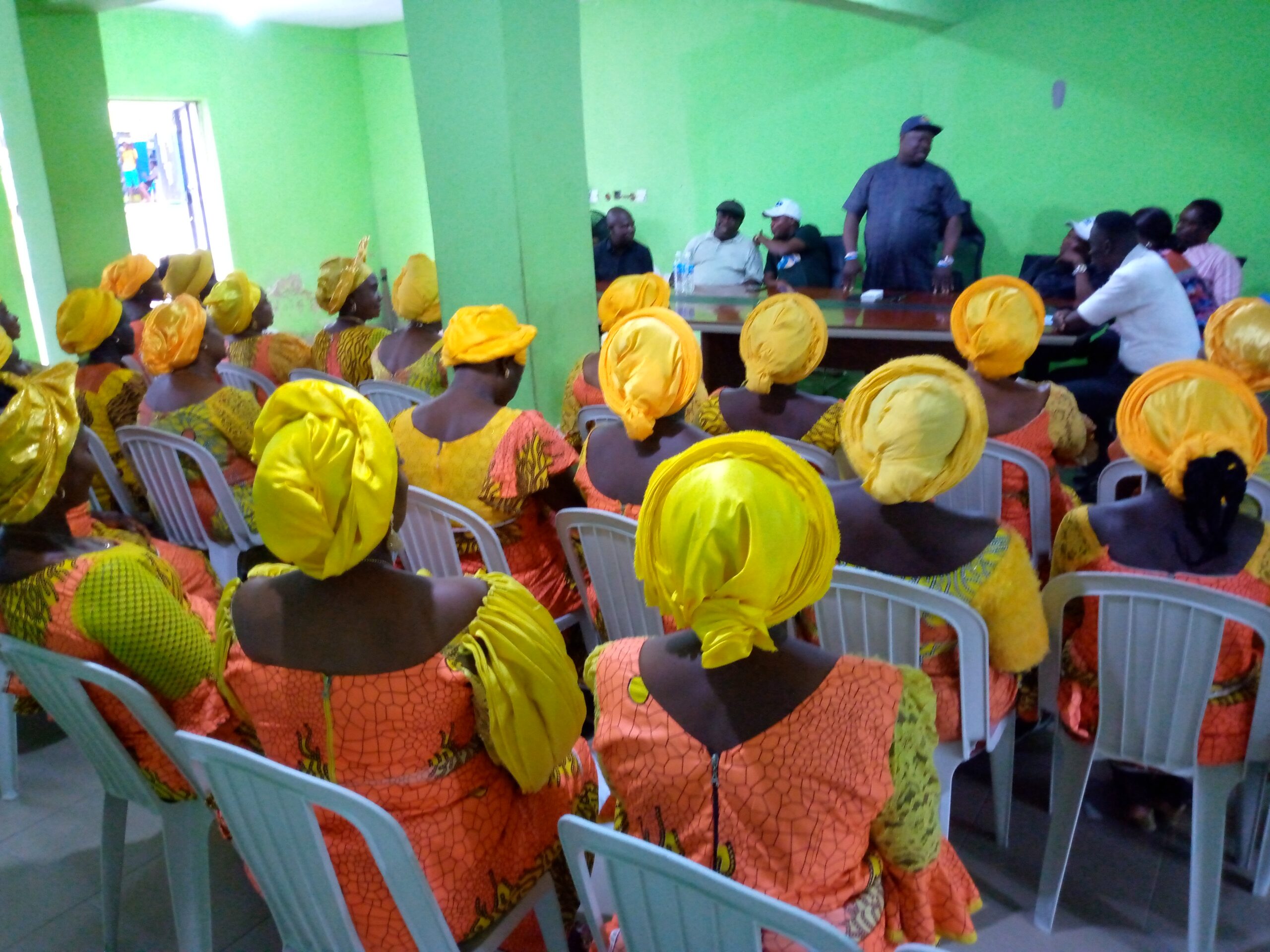 DEDICATED WOMEN OF OLODIAMA KINGDOM IN A THANK YOU VISIT TO THE SOUTH SOUTH COORDINATOR OF THE ASIWAJU GROUP (TAG) CHIEF PASTOR REUBEN CLIFFORD WILSON.
