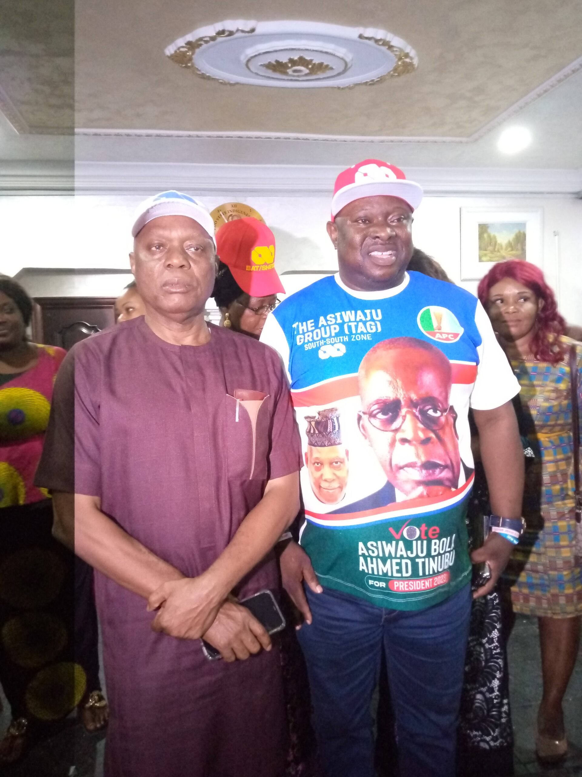 FORMER DEPUTY GOVERNOR OF EDO STATE DR. PIUS ODUBU RECEIVED PASTOR REUBEN AHEAD OF TODAY'S INAUGURATION.