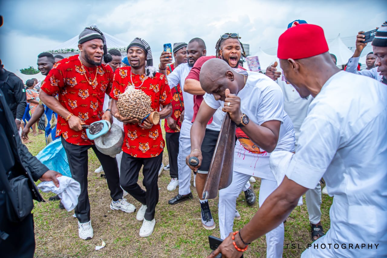 Money Carnival: Cash Drops In Bundles As Late Mrs Ejere Finally Goes Home