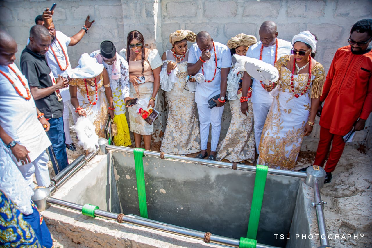 Money Carnival: Cash Drops In Bundles As Late Mrs Ejere Finally Goes Home