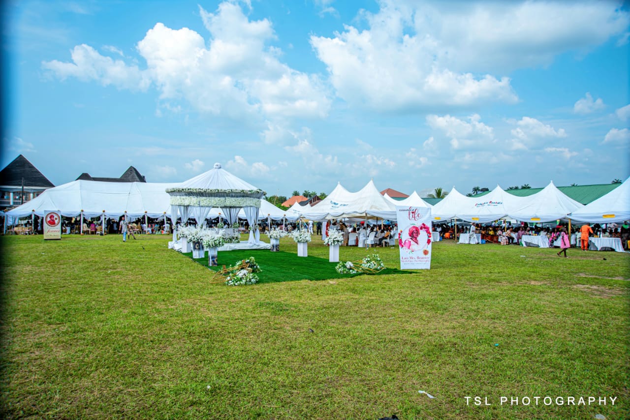 Money Carnival: Cash Drops In Bundles As Late Mrs Ejere Finally Goes Home