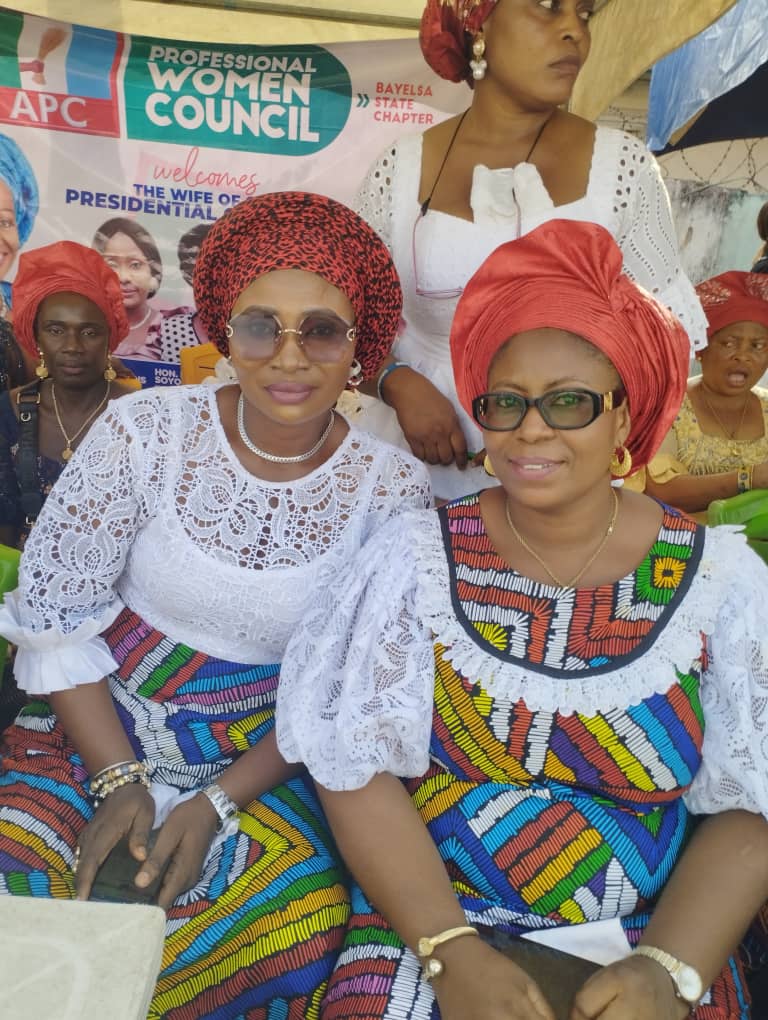 APC Professionals Women Council Coordinator Bayelsa State Pst Esther Saiyou Martins thanked Senator Oluremi Tinubu for visiting flood victims in Bayelsa State