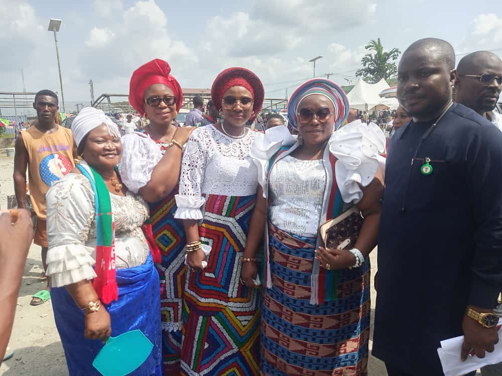 APC Professionals Women Council Coordinator Bayelsa State Pst Esther Saiyou Martins thanked Senator Oluremi Tinubu for visiting flood victims in Bayelsa State