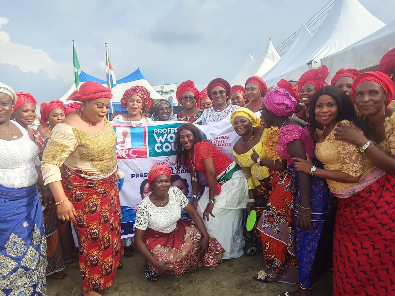 APC Professionals Women Council Coordinator Bayelsa State Pst Esther Saiyou Martins thanked Senator Oluremi Tinubu for visiting flood victims in Bayelsa State