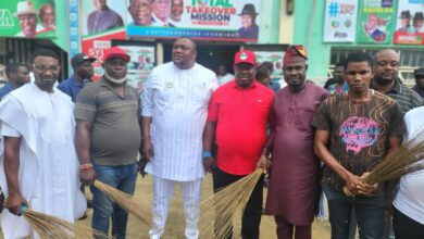 GEN. SALVATION IBENA RUFUS AND OTHERS DUMPED PDP AHEAD OF NOV 11TH GOVERNORSHIP ELECTION THANKED PASTOR REUBEN FOR HIS EFFORTS.