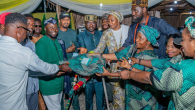 After One Month Tourism Trekking, Amb. Phil Roberts Receives Rousing Welcome in Abuja