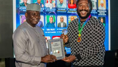 Celebrity Carpenter, Moses Dedicates Silent Heroes Awards To Father
