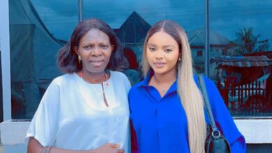 Ex  Miss Nollywood international Karina Simon spotted with her mum